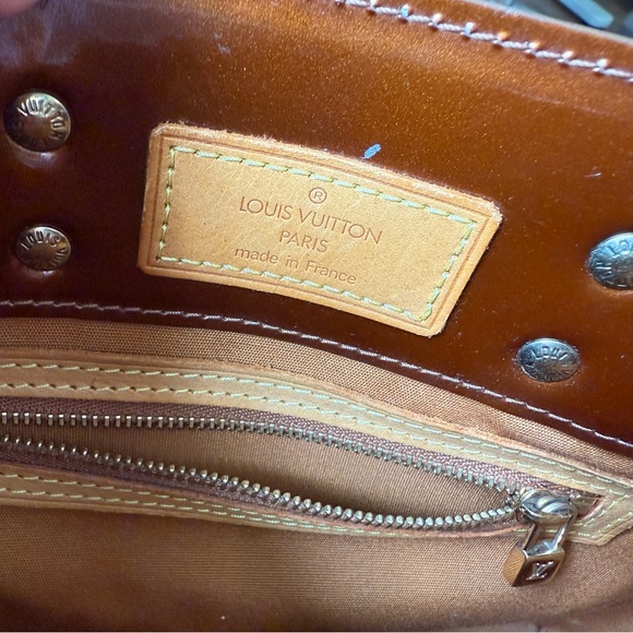 LOUIS VUITTON Vernis Reade PM Bronze - Authenticated - Picture 11 of 16
